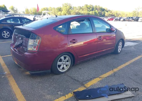 2005 Toyota Prius from USA, damaged, VIN JTDKB20UX53008582